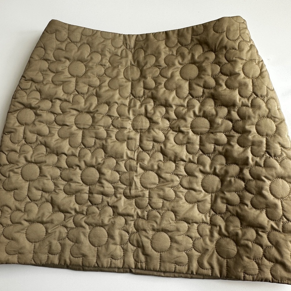 & Other Stories Quilted Floral Mini Skirt | Size 6 - Picture 4 of 7